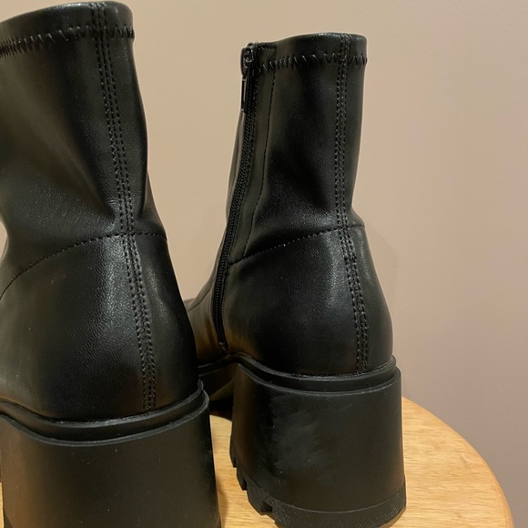 COPY - Topshop Baxter Chunky Sock Boots - Picture 5 of 7